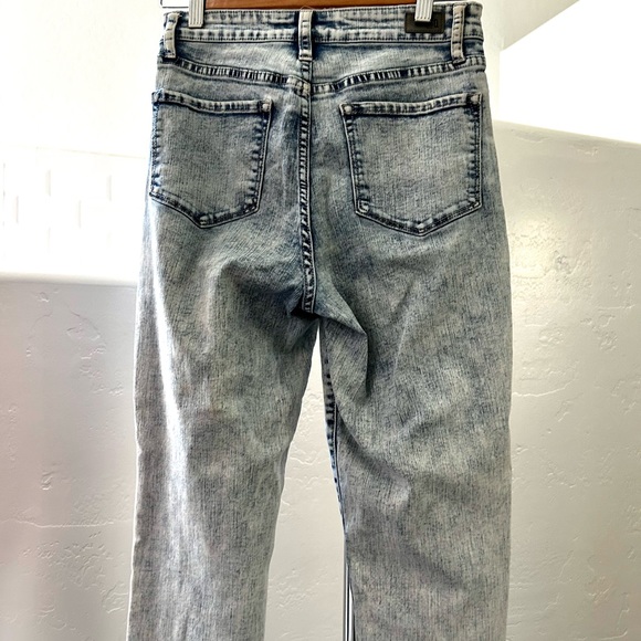 RSQ light blue distressed straight leg jeans  - W 27 - Picture 12 of 14
